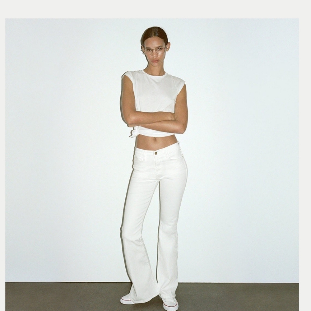 FRAME Le High Flare White Jeans Size 31
